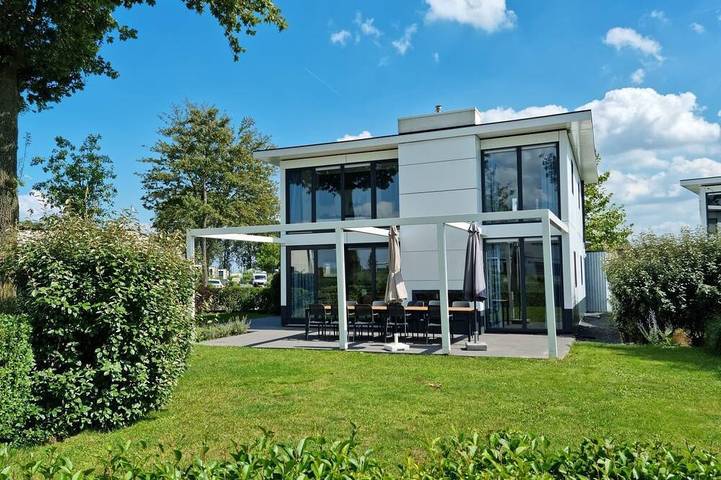 Ferienhaus für 10 Personen, mit Terrasse und Garten