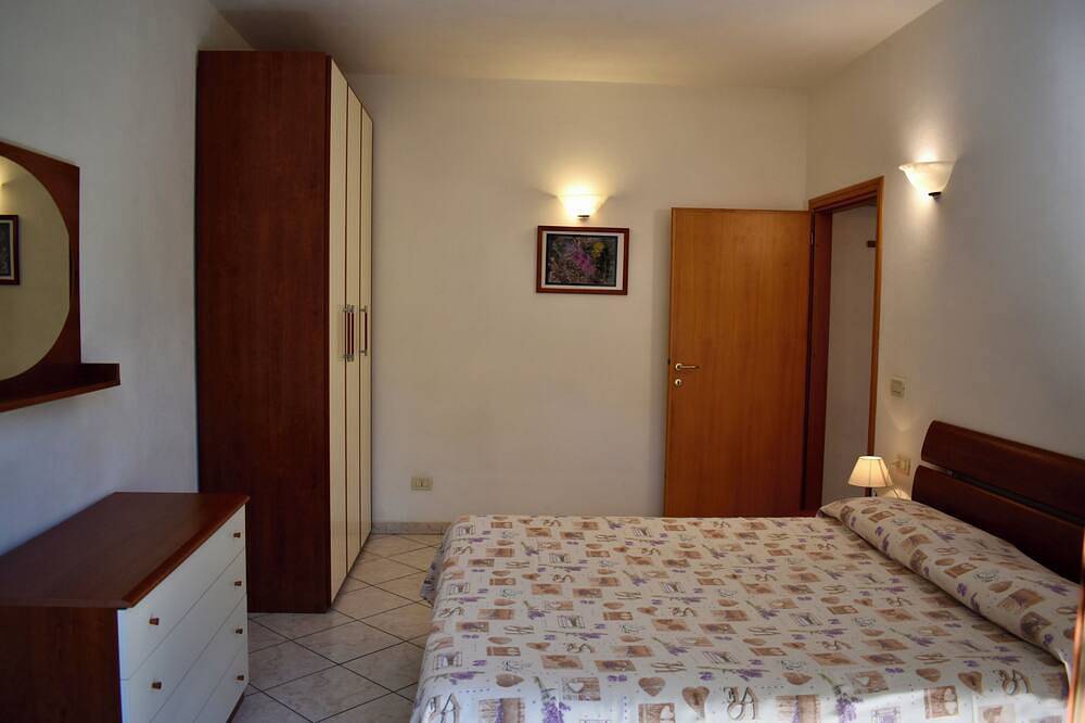 Geheel appartement, 2-Room apartment with terrace overlooking the sea, private parking in Rio nell'Elba, Riotorto