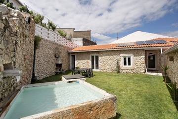 Ferienhaus für 12 Personen, mit Garten und Whirlpool, kinderfreundlich in Portugal