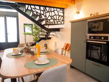 Gîte pour 4 personnes, avec jardin à Surba