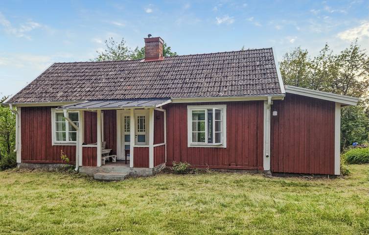 Hus för 4 Personer med trädgård in Högsby
