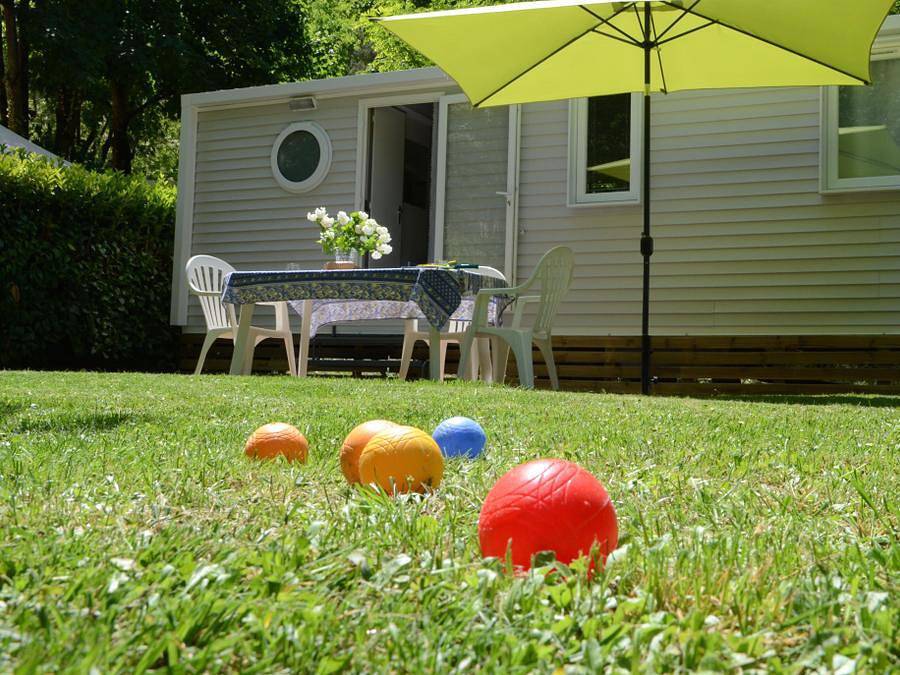 Flower Camping le Peyrelade - Mobilhome 6 personas - Mobil-home clásico de 3 dormitorios + terraza in Rivière-sur-Tarn, Parc naturel régional des Grands Causses