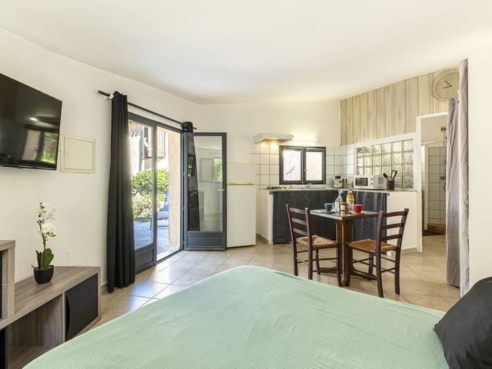 Gîte pour 2 personnes, avec Terrasse et Jardin à Porto-Vecchio - 2