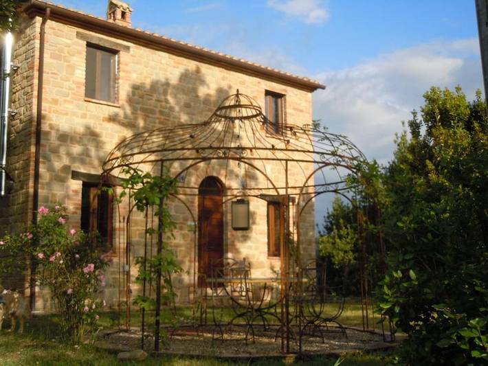 Casa vacanza per 6 persone, con panorama e giardino nonché piscina, con animali domestici in San Ginesio