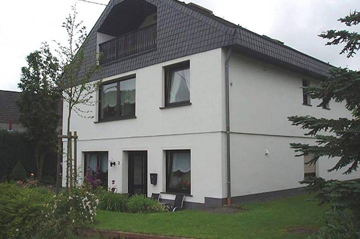 Ferienwohnung für 4 Personen, mit Terrasse und Garten in Oberstadtfeld