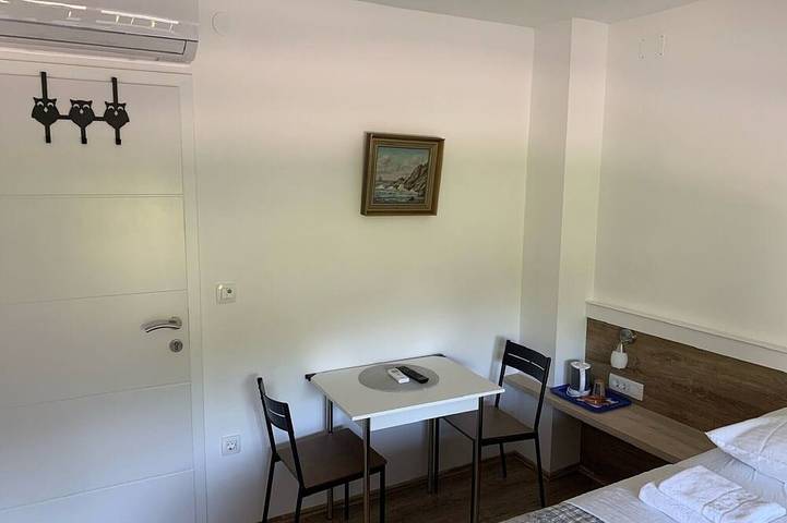Guesthouse Family Bosnic - Double Room with Balcony - 3 - 3 in Smoljanac, Plitvicer Seen