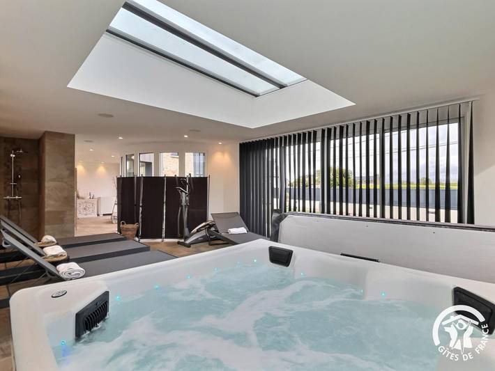 Gîte pour 4 personnes, avec jardin et jacuzzi ainsi que terrasse et sauna, animaux acceptés