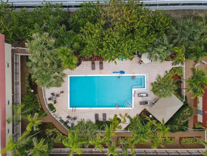 Beach rental for 4 people, with ocean view and pool in Florida