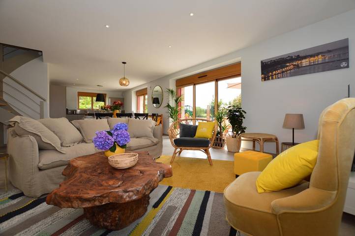 Gîte pour 8 personnes, avec jardin et terrasse à Saint-Coulomb - 3