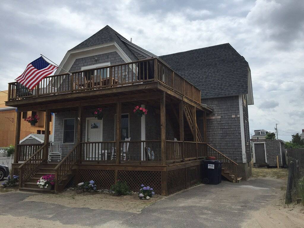 Einzigartige Zwei Familie. Humarock Beach House Eine Rückkehr Von Der Atlantic Ocean in Scituate, Massachusetts