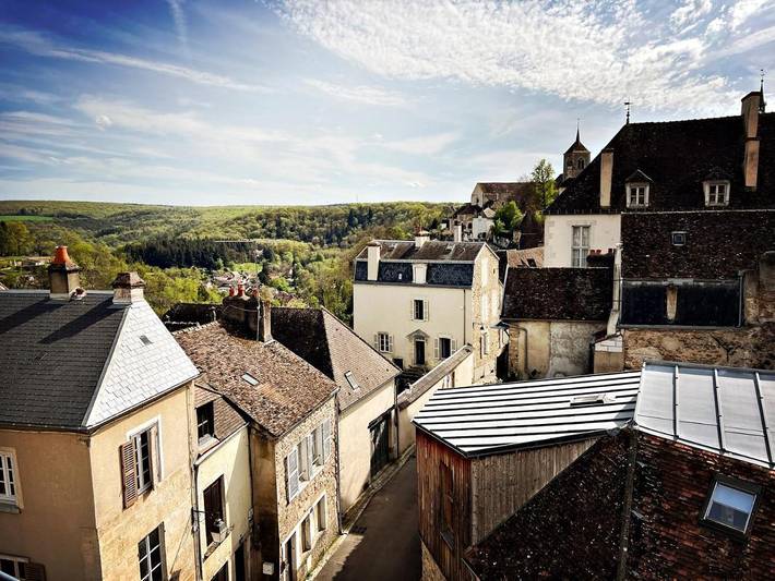 Location de vacances pour 2 personnes, avec terrasse ainsi que vue et jardin à Avallon - 2
