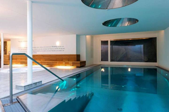Apartmenthotel für 6 Personen, mit Balkon und Terrasse sowie Whirlpool und Pool in Zermatt