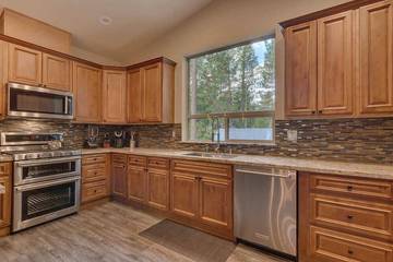 Vacation House for 10 Guests in South Lake Tahoe, El Dorado County, Picture 2