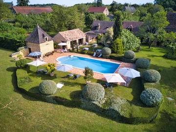 Maison d’hôte pour 2 personnes, avec jardin et piscine, adapté aux familles à Saint-Crépin-et-Carlucet
