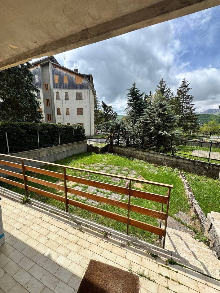Entire apartment, Stef House Apartment with Private Garden, Wi-Fi and Air Conditioning in Rivisondoli, Majella National Park