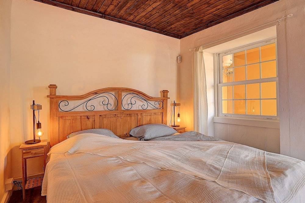 Living in a stylishly renovated town house in Santa Cruz de la Palma in El Planto, Santa Cruz de La Palma
