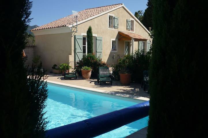 Villa pour 6 personnes, avec Balcon ainsi que Jardin et Piscine à Saint-Florent