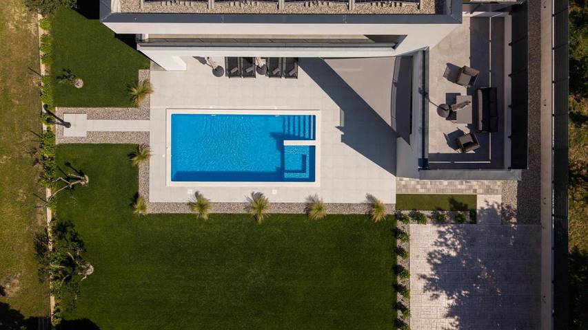 Villa pour 8 personnes, avec vue ainsi que jardin et piscine à Solin - 2