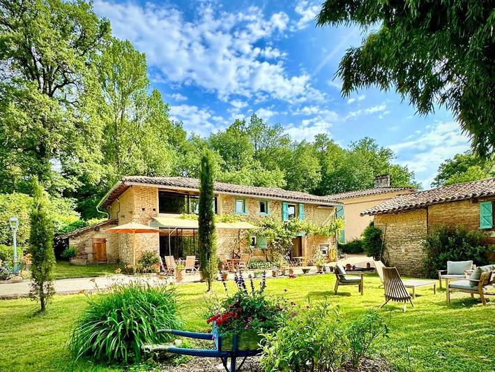 Chambre d’hôte pour 2 personnes, avec Terrasse et Jardin ainsi que Piscine et Vue