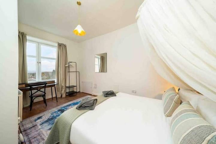 Ganze Wohnung, Central Apartments Colonial: Themed luxury apartment in the heart of Blairgowrie in Blairgowrie (Perthshire), Perthshire