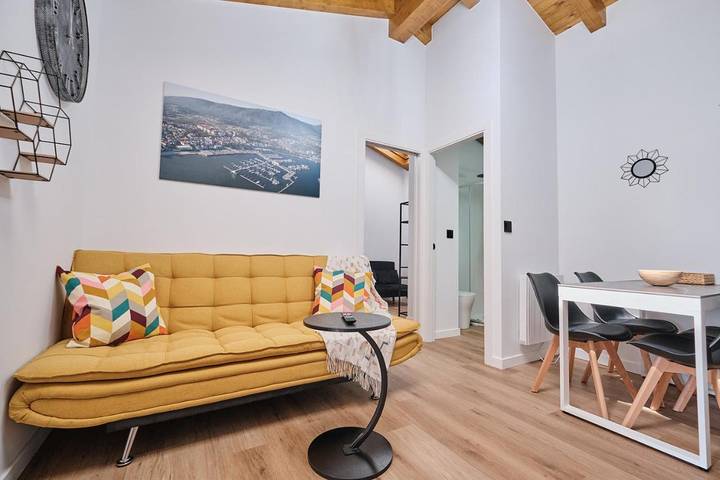 Albergue para 2 personas, con terraza además de piscina y jardín en Barbanza - 4