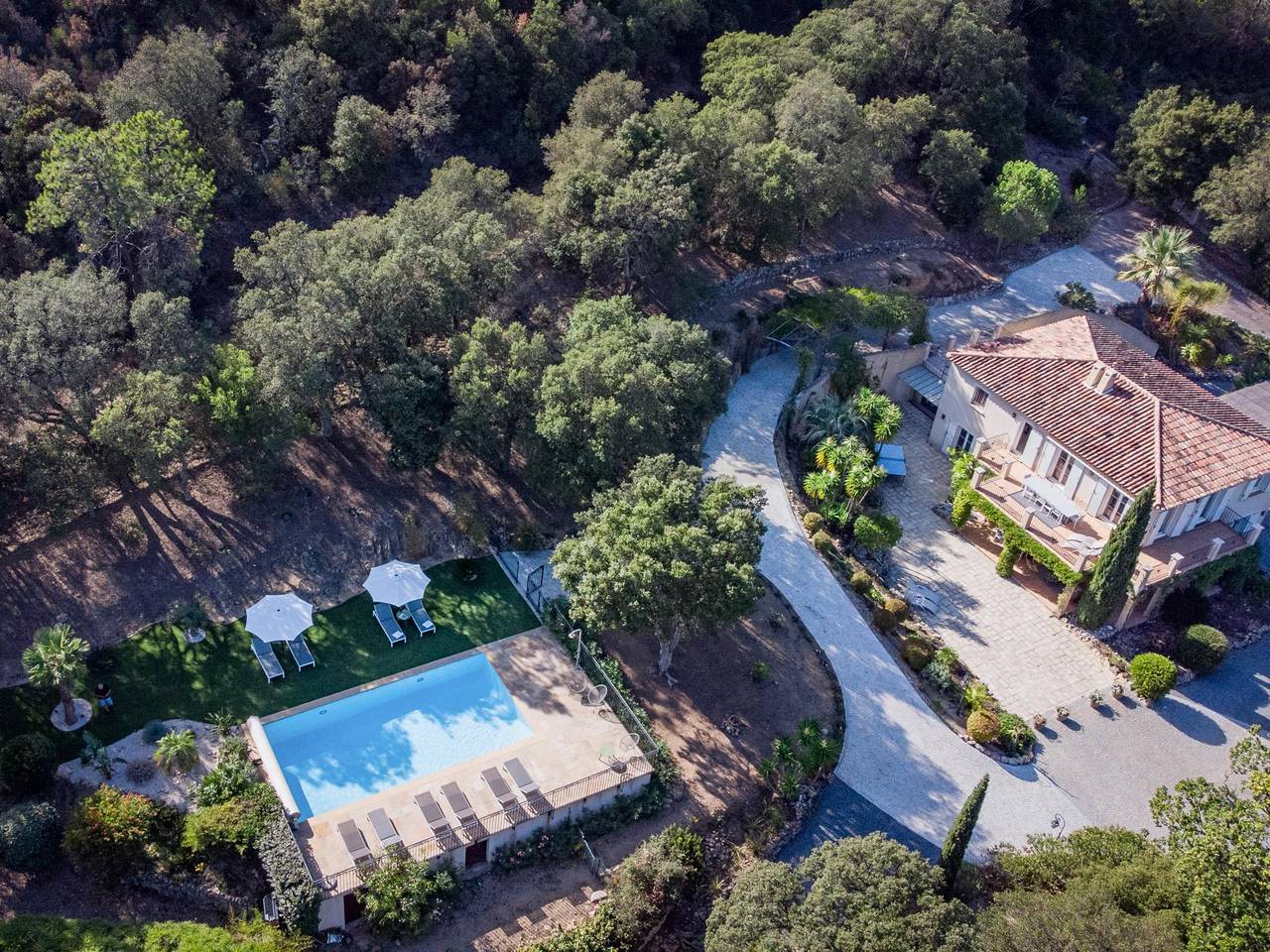 Stylish villa with big pool, garden and aircon in Plan-de-la-Tour, Region de Draguignan