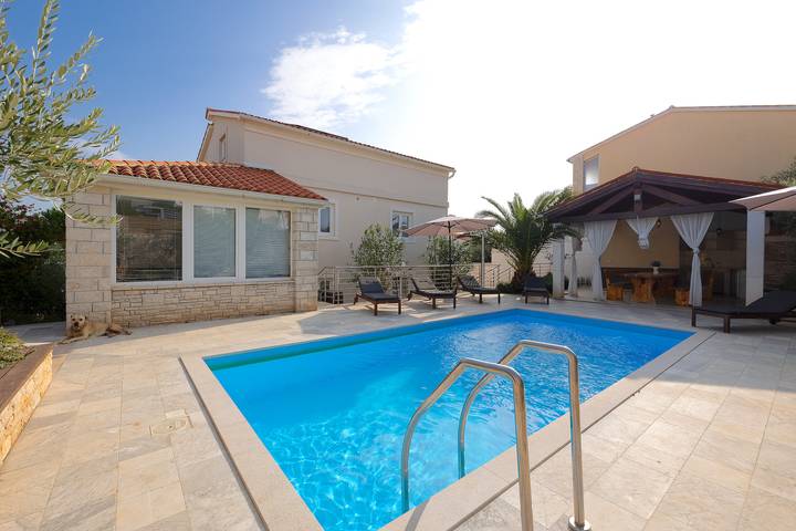Villa pour 14 personnes avec piscine in Pula-Medulin, Ližnjan