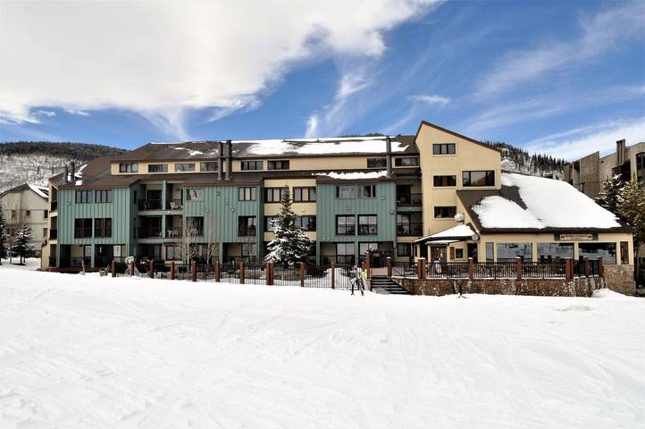 Vacation rental for 4 people, with pool and balcony in Copper Mountain