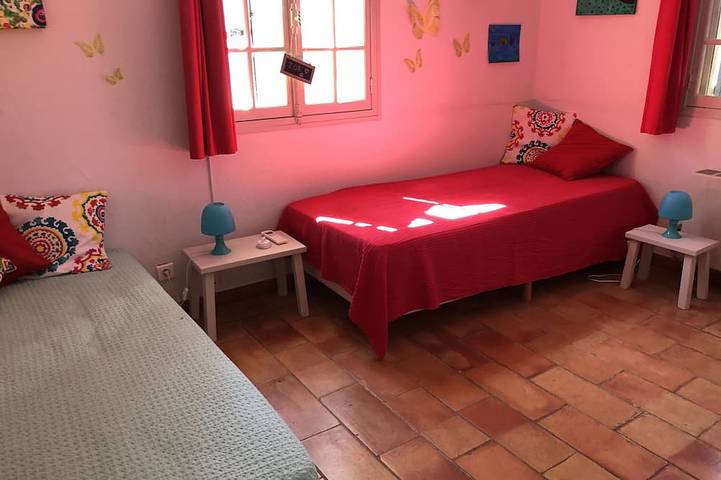 Location de vacances pour 4 personnes, avec jardin ainsi que terrasse et jacuzzi à Villars - 3