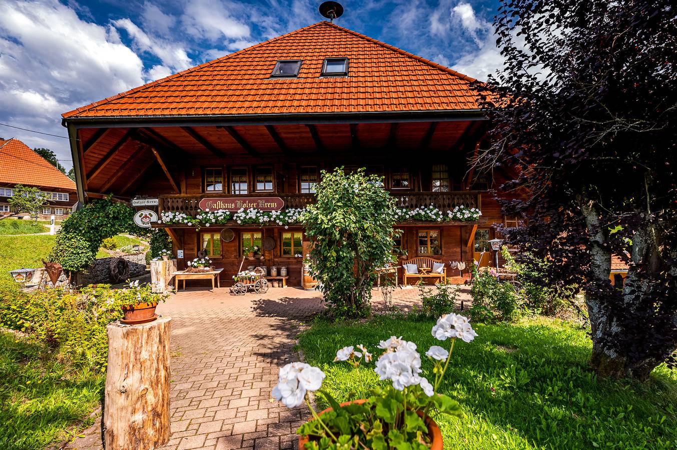 Gästehaus Holzer Kreuz - Gästezimmer Veilchen für 2 Personen inkl. Landfrühstück in Suedlicher Schwarzwald, Fröhnd