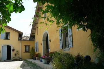 Gîte pour 10 personnes, avec jacuzzi et jardin à Ossages