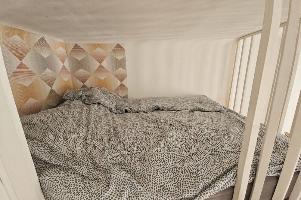 Spacious, bright and central self-contained studio in a chambre d'hôte in Marsella, Marsella region