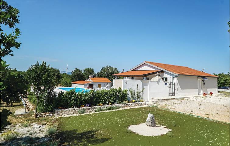 Schickes Apartment mit einem Schlafzimmer, Pool, Terrasse und WLAN in Makarska Riviera