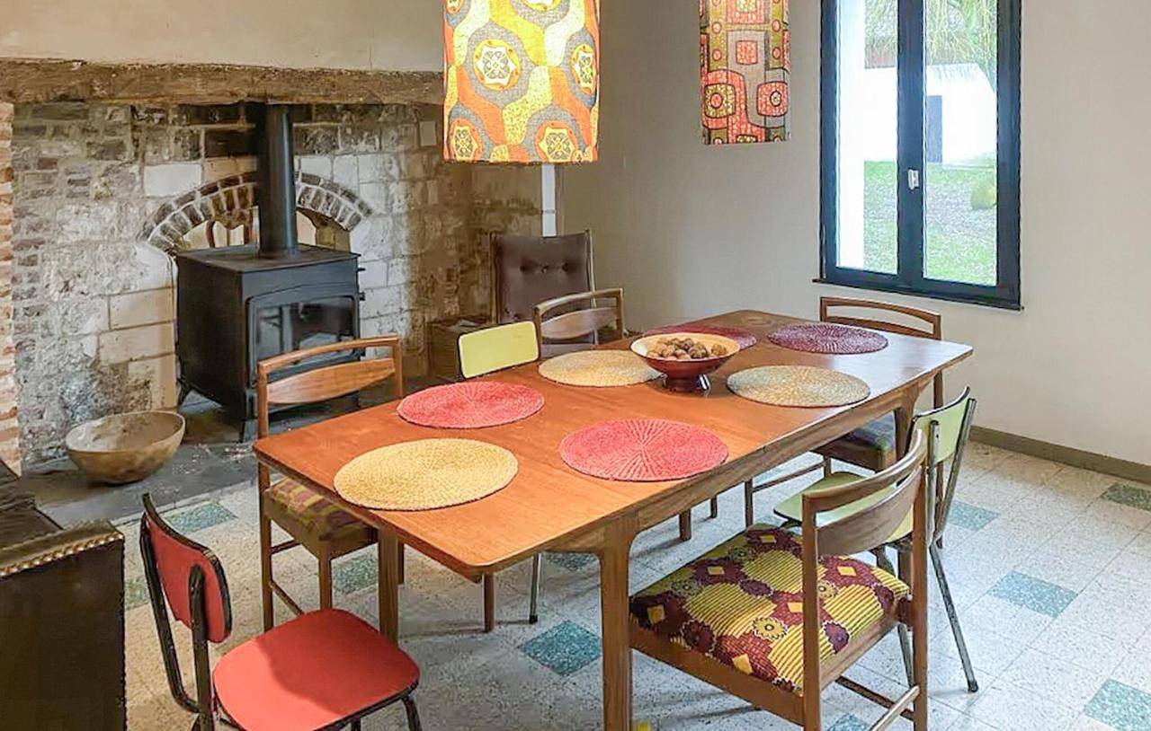 Four-Bedroom Holiday Home in Beussent, Région de Montreuil