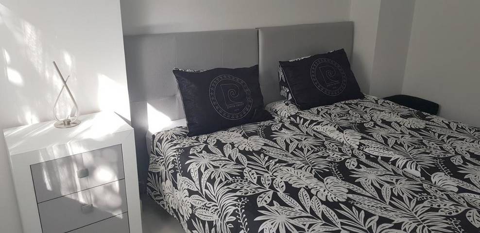 Holiday letting for 2 people, with view in Los Cristianos