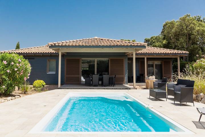 Villa pour 8 personnes, avec piscine et jardin, adapté aux familles en Corse-du-Sud - 2