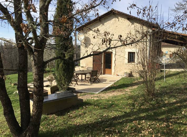 Gîte pour 4 personnes, avec piscine ainsi que terrasse et jardin - 1