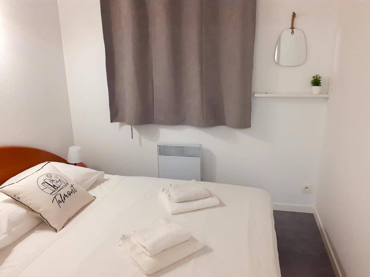 Appartement entier, Apartment with Terrace in Talmont-Saint-Hilaire, Vendée