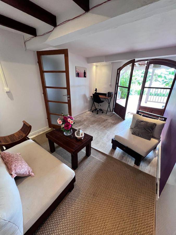 Appartement de vacances pour 2 personnes, avec piscine ainsi que vue et jardin