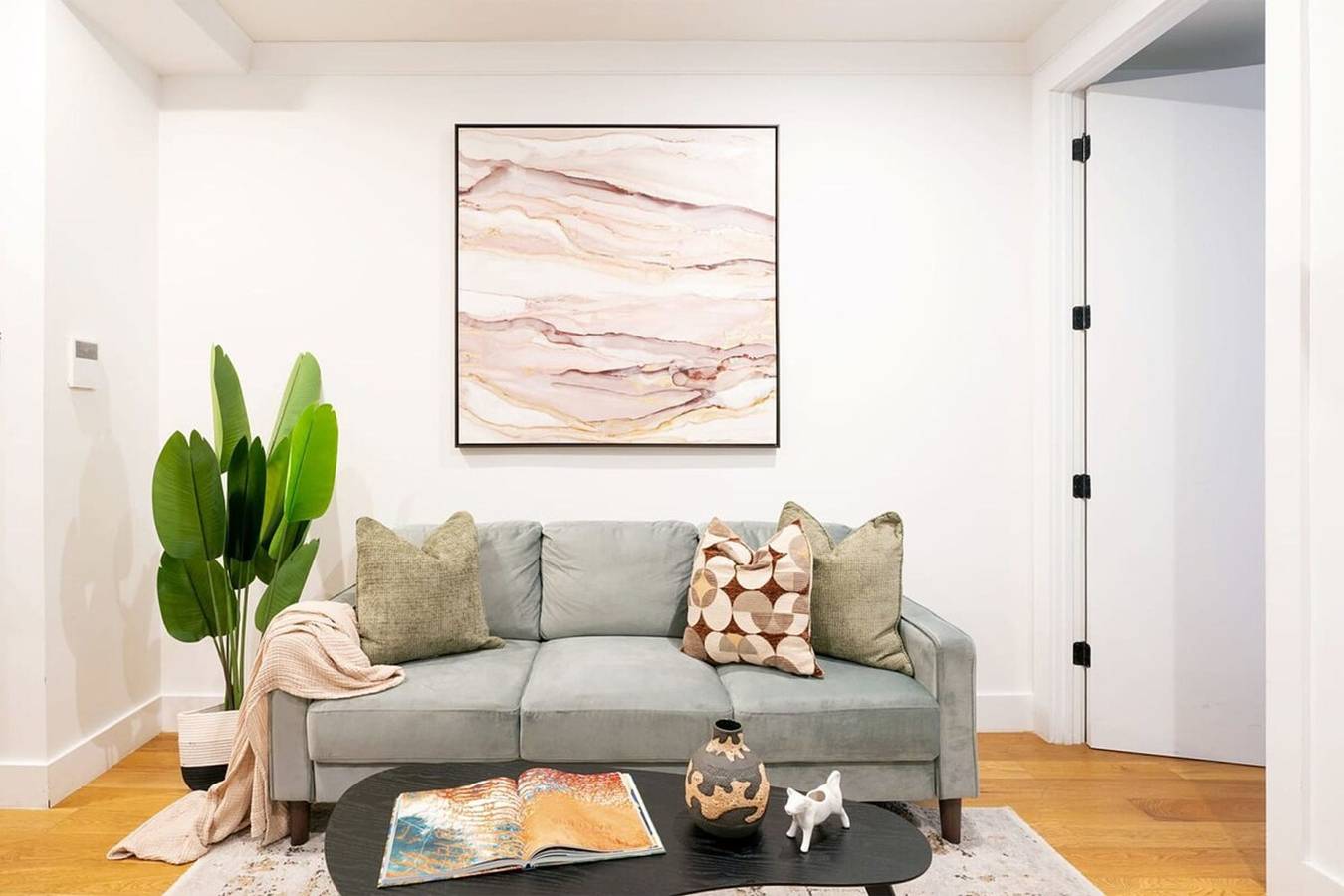 Entire apartment, 1288-3Rs New Renovated 2 Bedrooms in Ues in Manhattan, New York City
