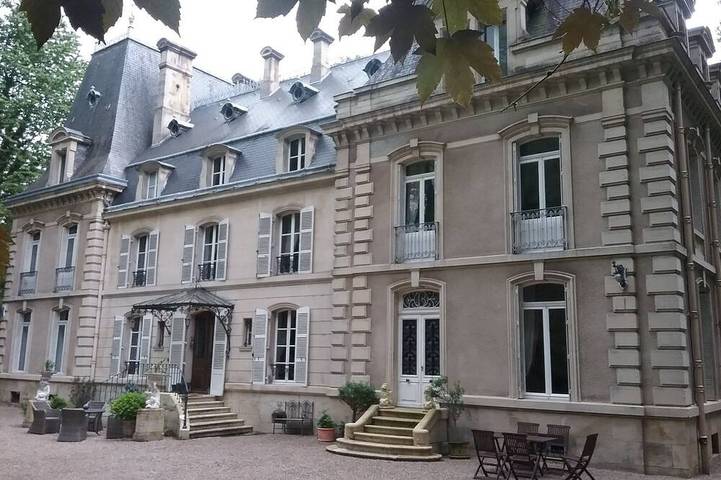 Schlossurlaub in Frankreich (275qm) 7,5 Hektar Park, Pool, romantischer Fluss in Nantois, Bar-le-Duc Region