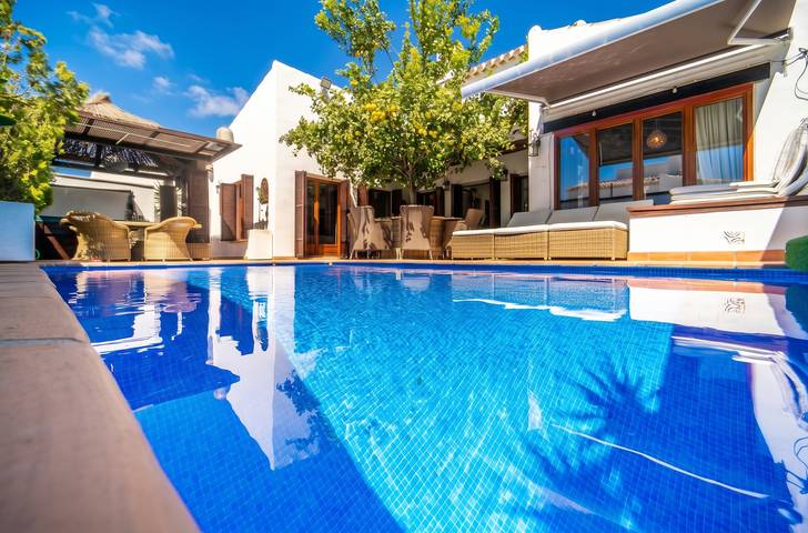 Ferienhaus für 10 Personen, mit Balkon/Terrasse und Whirlpool sowie Terrasse und Pool in Murcia