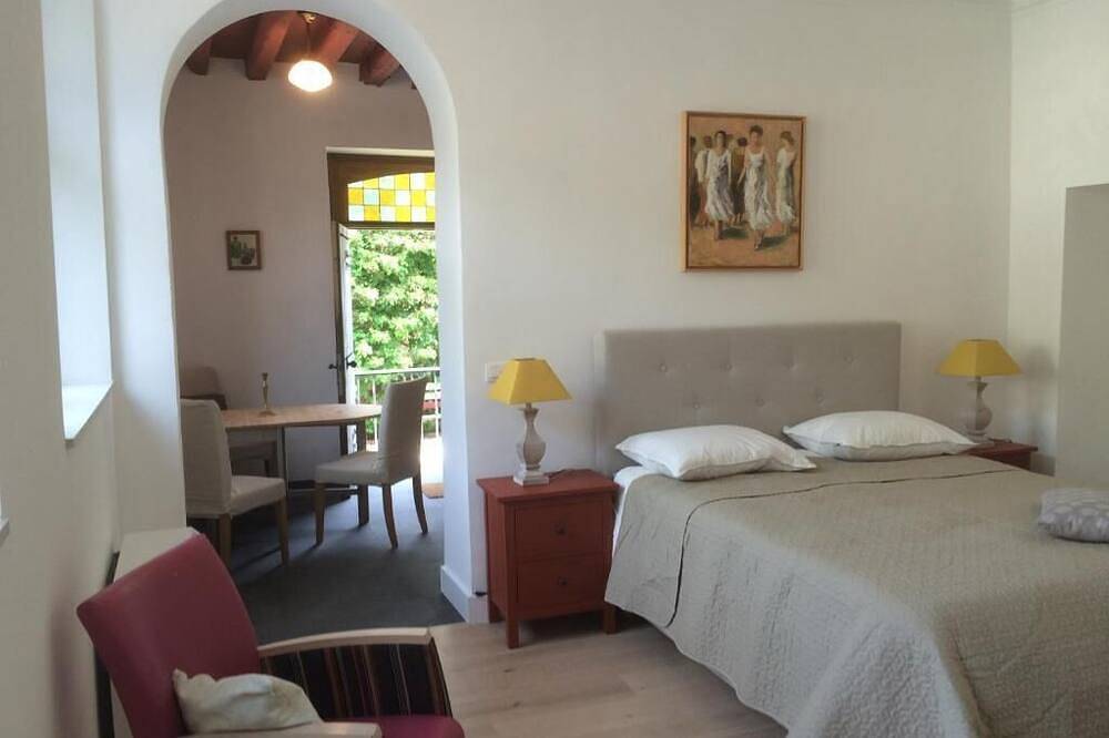 Les Roques Apartments in historical Monastery with Mountain View in Durbuy, Provincia de Luxemburgo