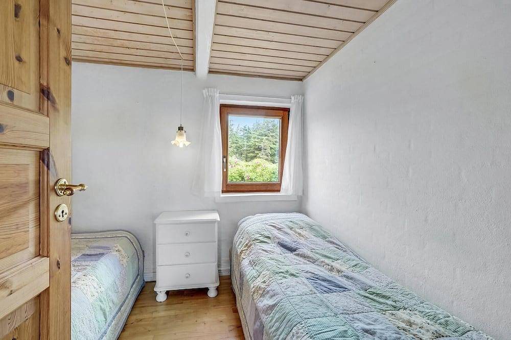 Gorgeous home in Thyholm with kitchen in Thyholm, Limfjorden i Vestjylland