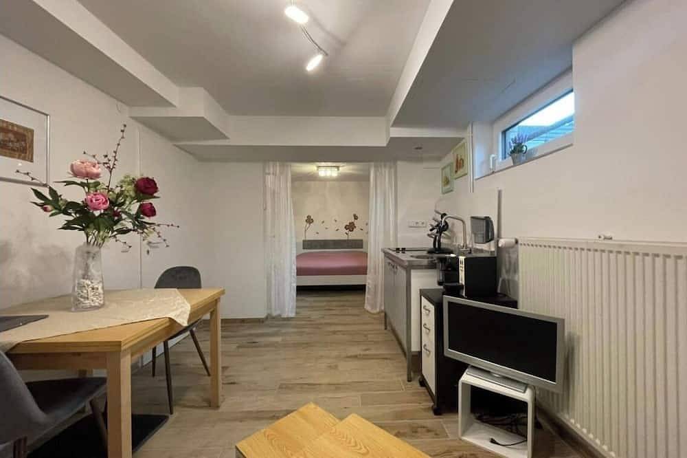 Ganze Wohnung, Ruhiges Studio - charmant & stadtnah per Bus in Bissendorf, Wiehengebirge