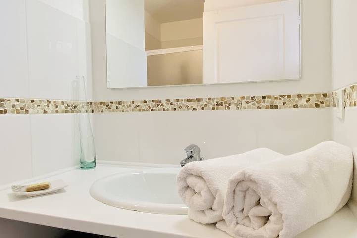 Ganze Wohnung, Apartment 200m from the beach with parking in the heart of Saint Florent! in Saint-Florent, Calvi und Umgebung