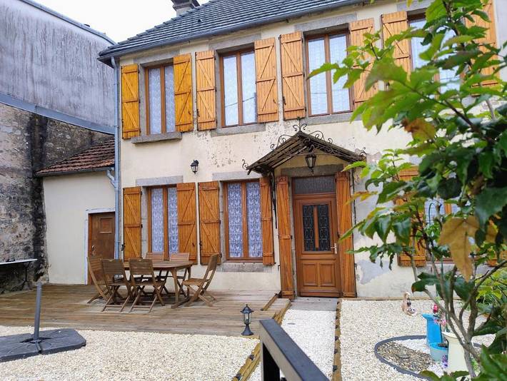 Location de vacances pour 7 personnes, avec jardin et terrasse à Lormes - 3