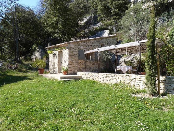 Location de vacances pour 2 personnes, avec piscine ainsi que vue et jardin à Le Beaucet - 2