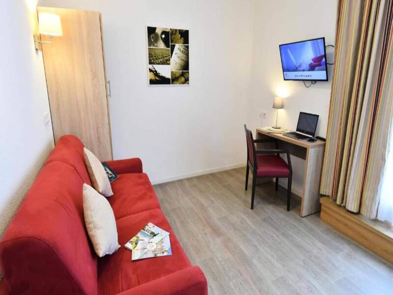 Entire apartment, Mer & Golf Bordeaux Bassins à Flot Aparthotel in Bordeaux, Bordeaux region