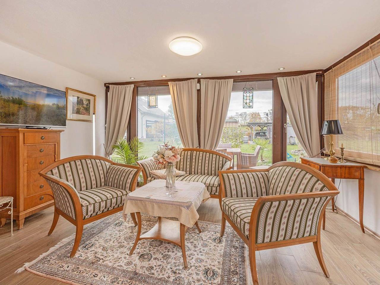 Ganze Ferienwohnung, Zum Fachwerkhaus - Moderne Ferienwohnung mit Terrasse & Garten im ruhigen Inseldorf in Zirchow, Usedom